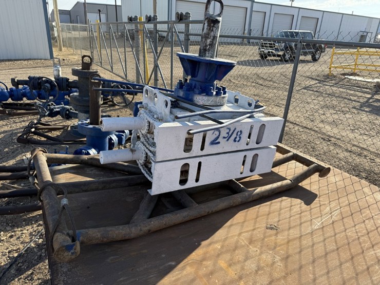 7-1/16-reedy-5m-2-3/8-dbl-manual-blowout-preventer,-charted-image-1