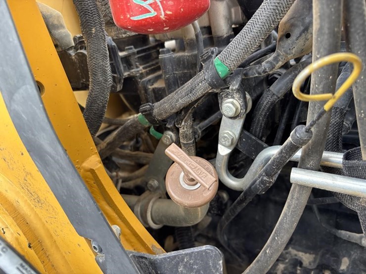 2019-deere-210lep-image-55