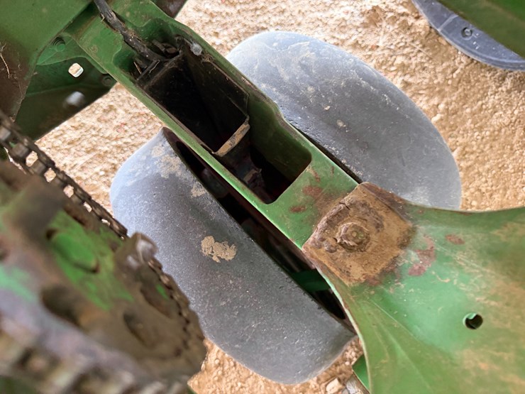 john-deere-7300-image-45