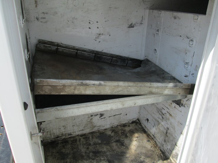 2017-chevrolet-3500hd-image-17