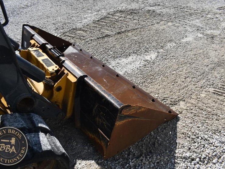 2023-deere-333g-image-29