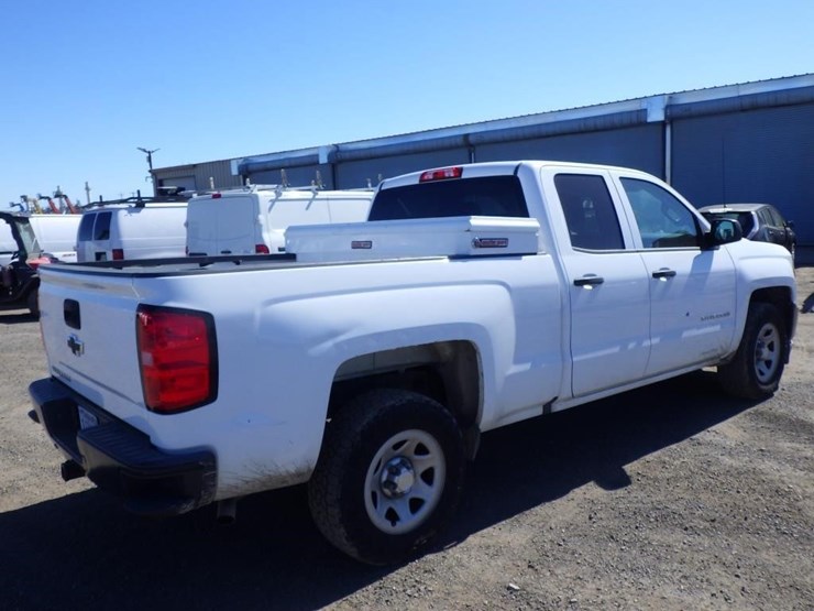 2017-chevrolet-1500-image-3