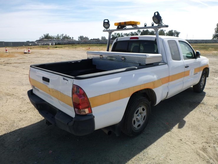2013-toyota-tacoma-image-4
