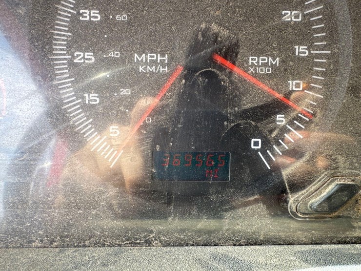 2015-caterpillar-ct660l-image-21