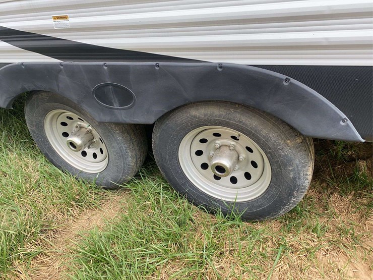 2019-dutchmen-coleman-lantern-edition-250tq-image-29