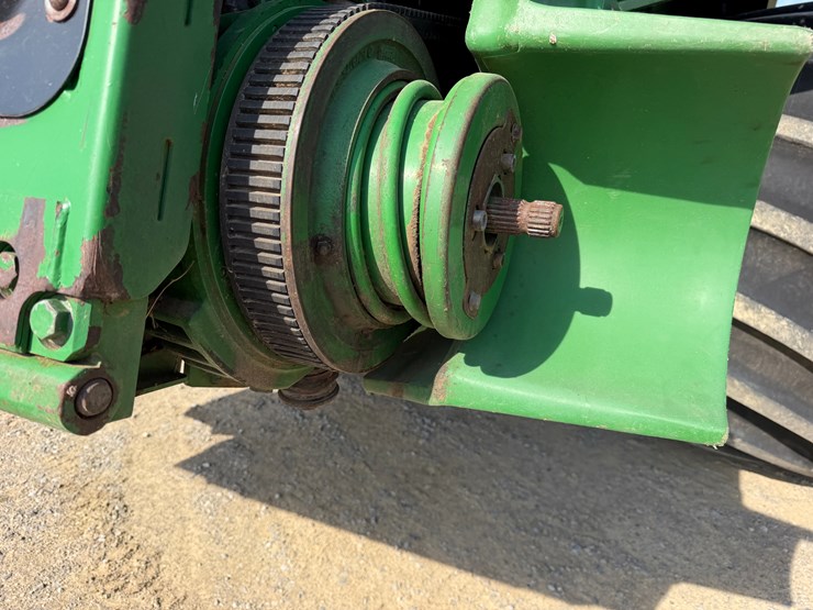 2014-john-deere-s670-image-32