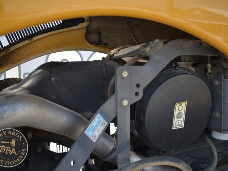 2004-challenger-mt765b-image-21