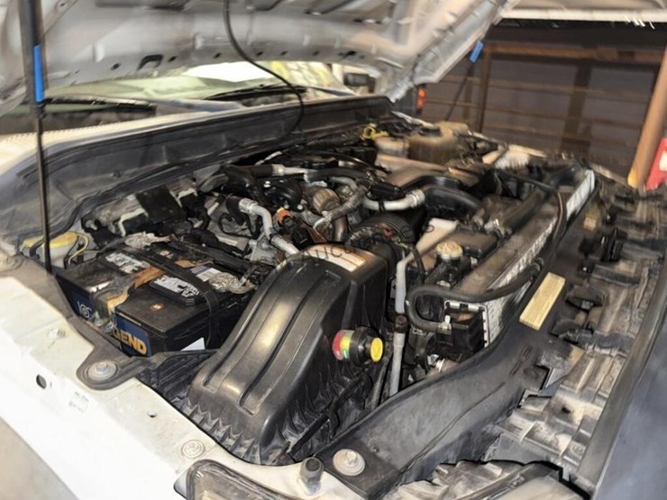 2014-ford-f550-image-16