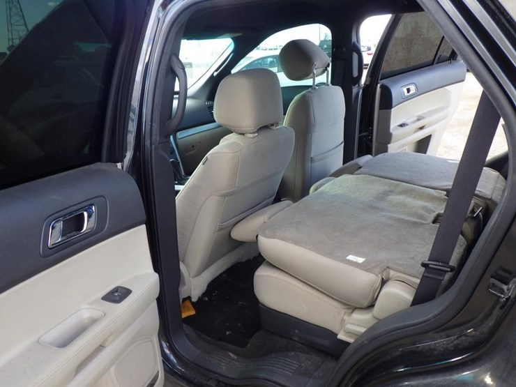 2015-ford-explorer-image-7