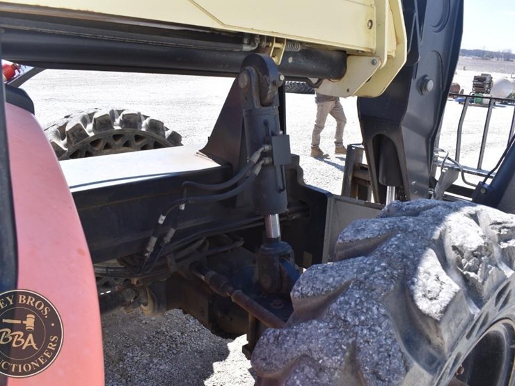 2015-jlg-g10-55a-image-41