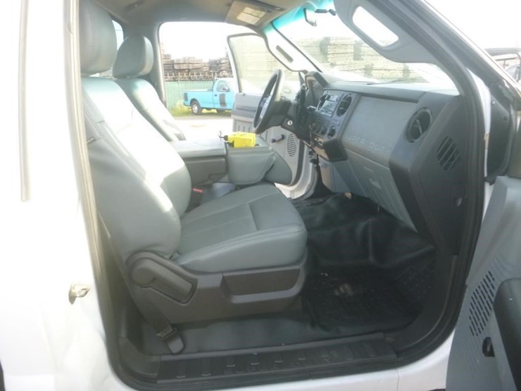 2011-ford-f450-image-13