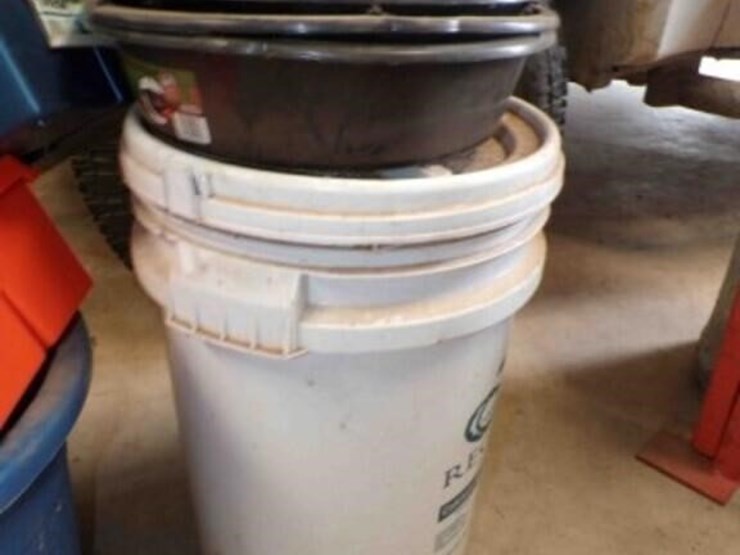 misc.-tubs-&-oil-image-2