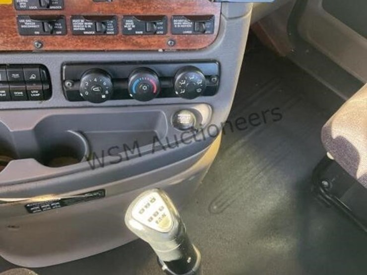 2012-freightliner-cascadia-t/t-image-23