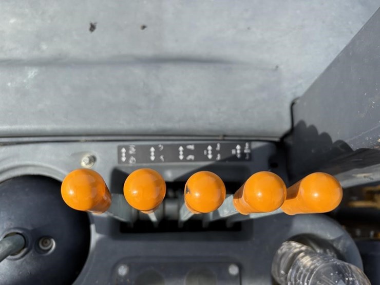 2019-deere-210lep-image-35