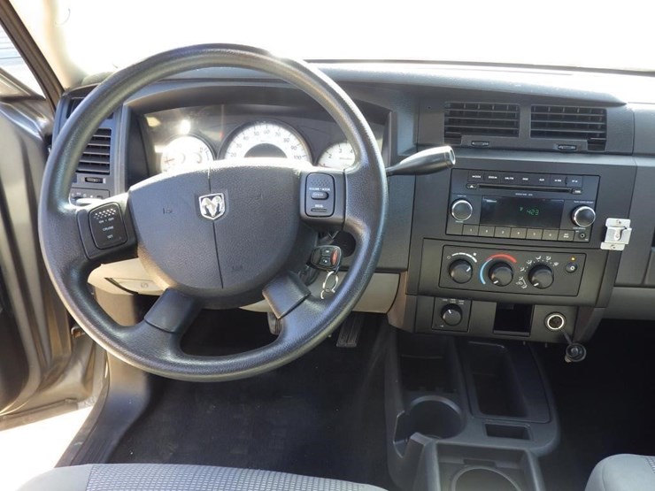 2011-dodge-dakota-image-9