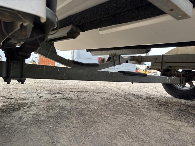 1990-unknown-trailer-image-34