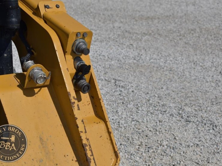 2023-caterpillar-259d3-image-10