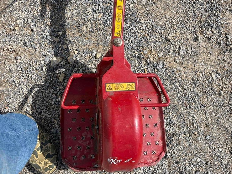 2022-exmark-turf-tracer-walk-behind-mower-image-6