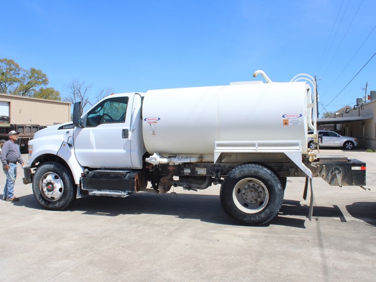 2018-ford-f750-image-1