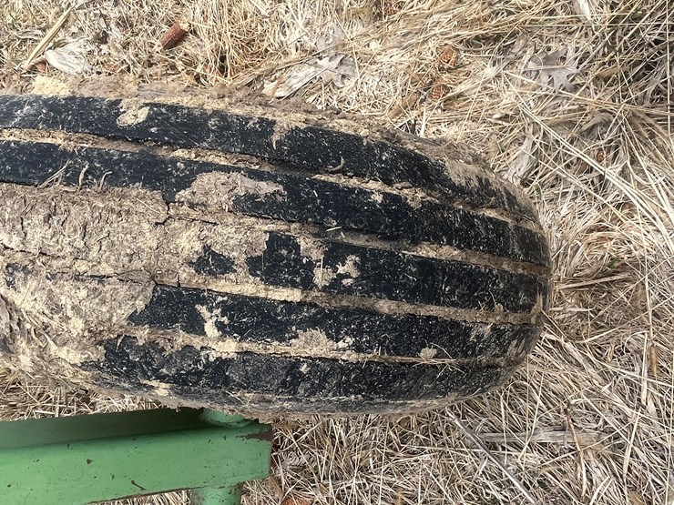 john-deere-210-image-26