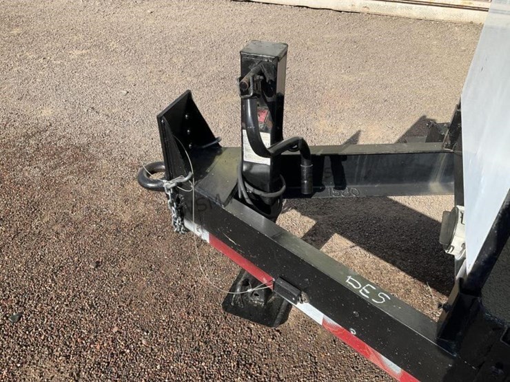 2005-advantage-tt16-10aa-restroom-trailer-image-11