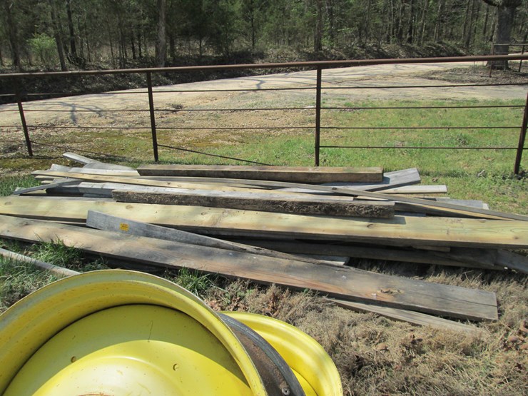 #43966-•-lot-of-misc-lumber-image-1