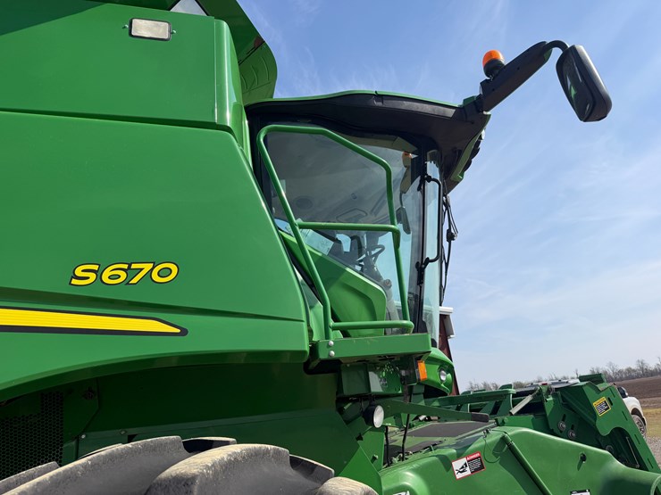 2014-john-deere-s670-image-45