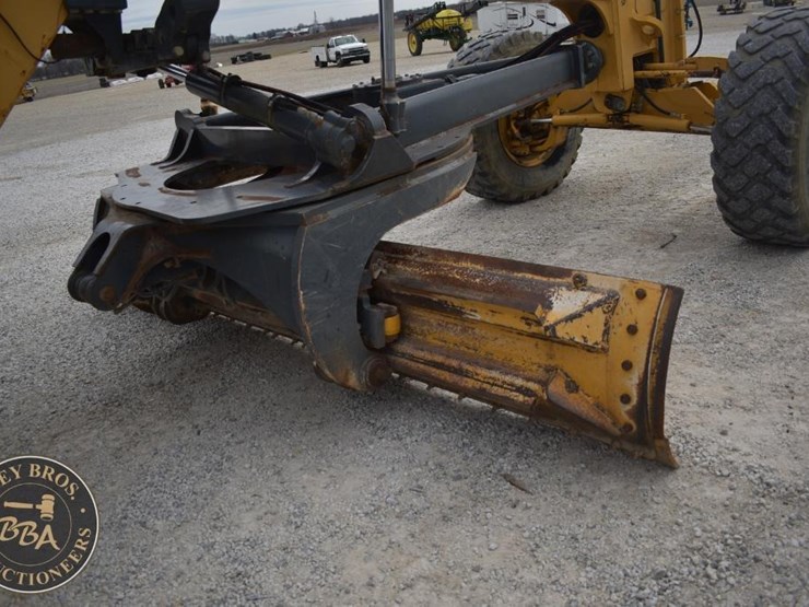 2007-deere-672d-image-30