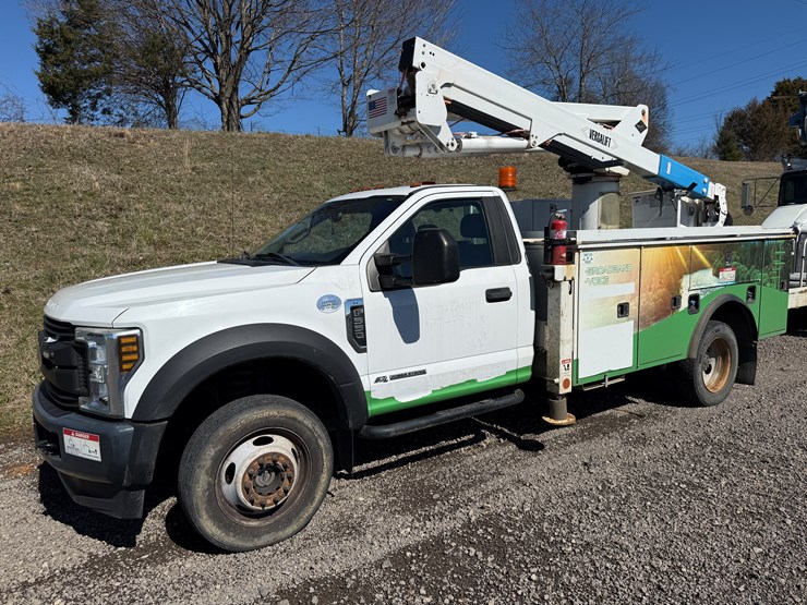 #4-•-2018-ford-f500-bucket-truck-image-1