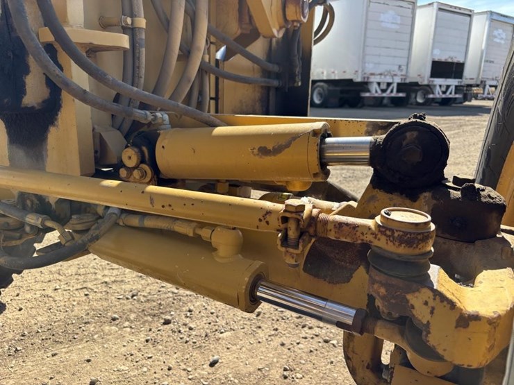 2006-caterpillar-143h-image-20