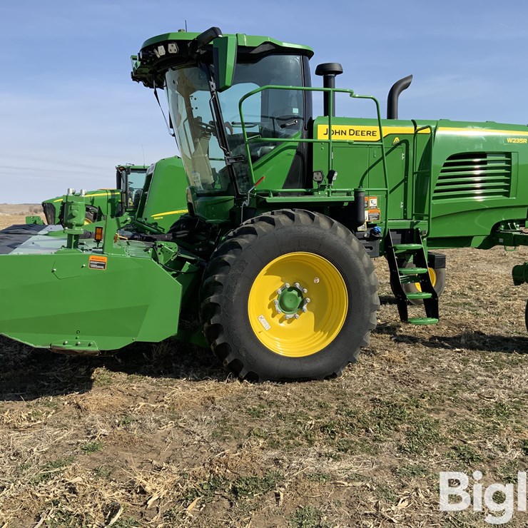 2023 JOHN DEERE W235R