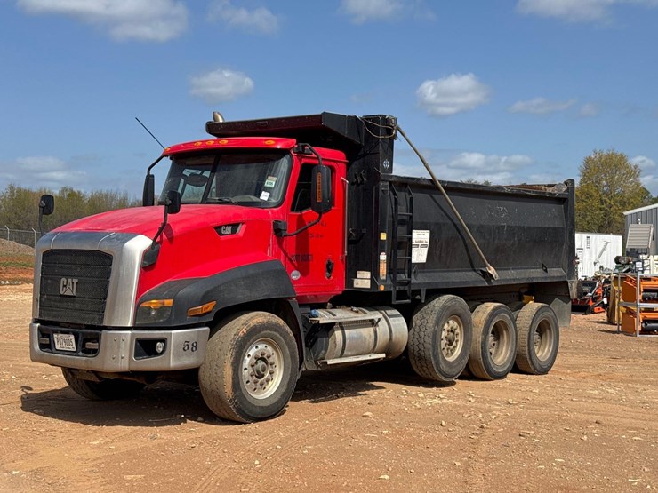 2015-caterpillar-ct660l-image-1