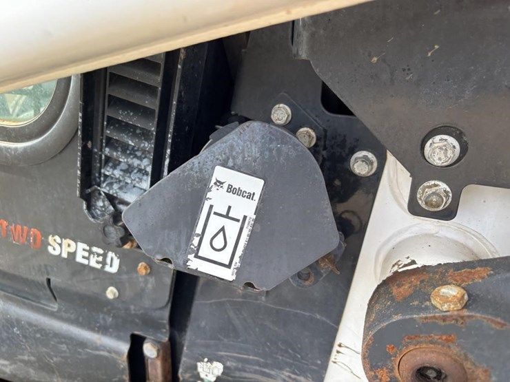 2021-bobcat-t66-image-32