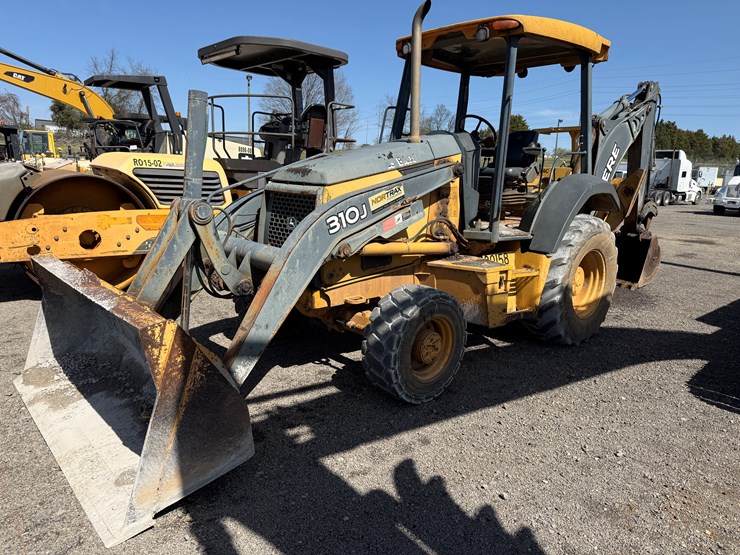 john-deere-310-image-1