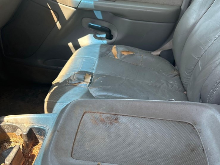 2001-chevrolet-2500hd-image-34