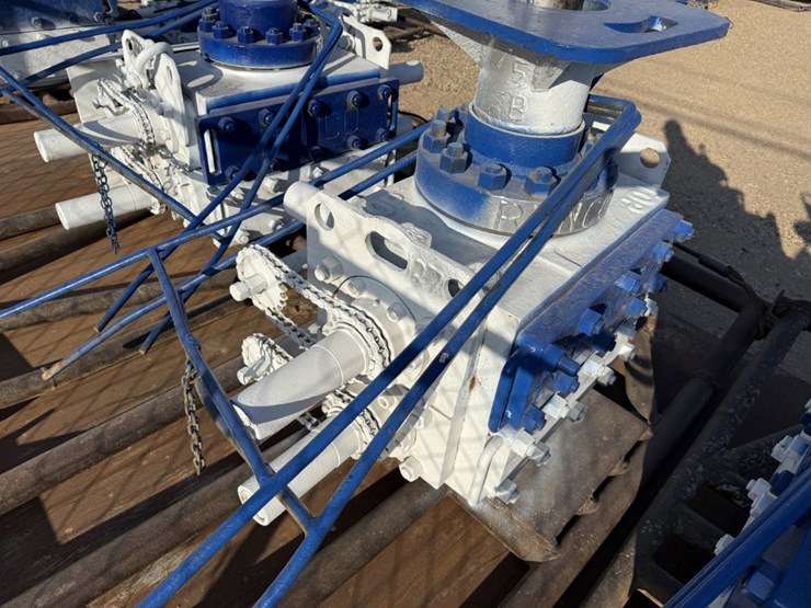 7-1/16-3m-x-3m-2-3/8-dbl-manual-blowout-preventer,-charted-image-2