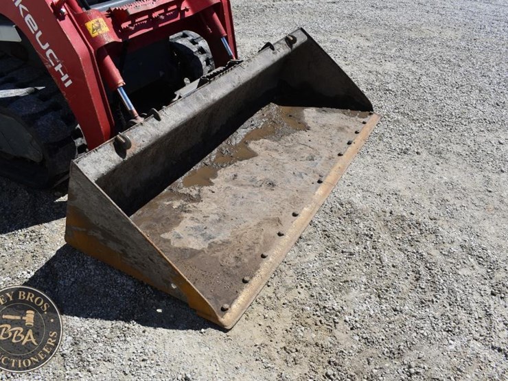 2020-takeuchi-tl8r2-image-16