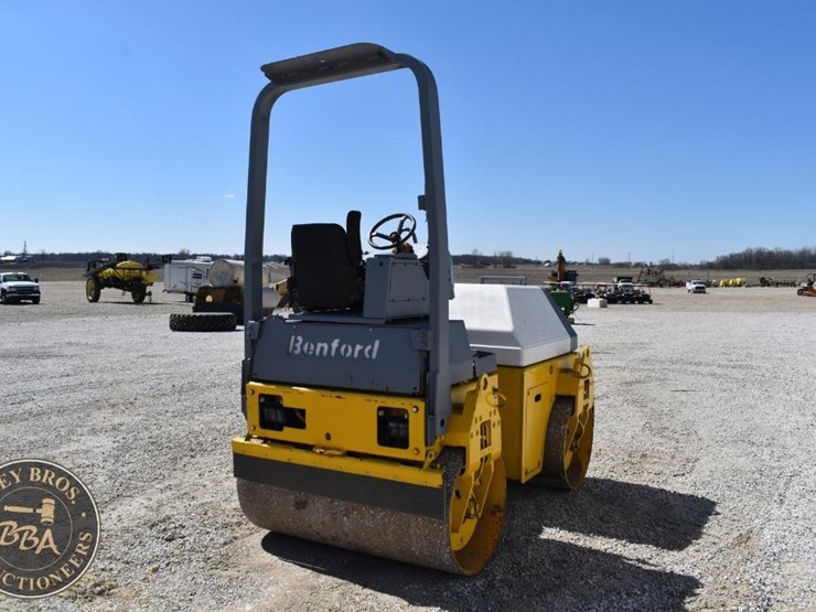 2010-benford-2010sd-image-21