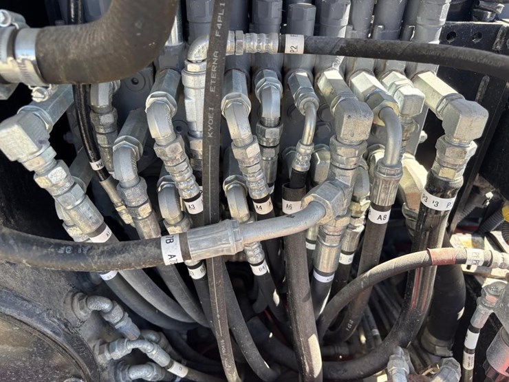 2020-takeuchi-tb230-image-44