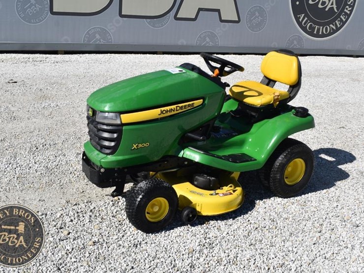2008-john-deere-x300-image-4