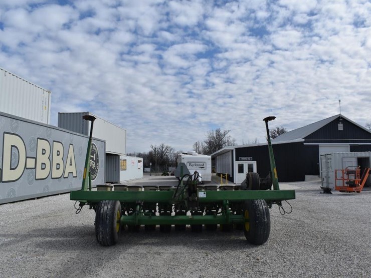 1990-john-deere-7240-image-33