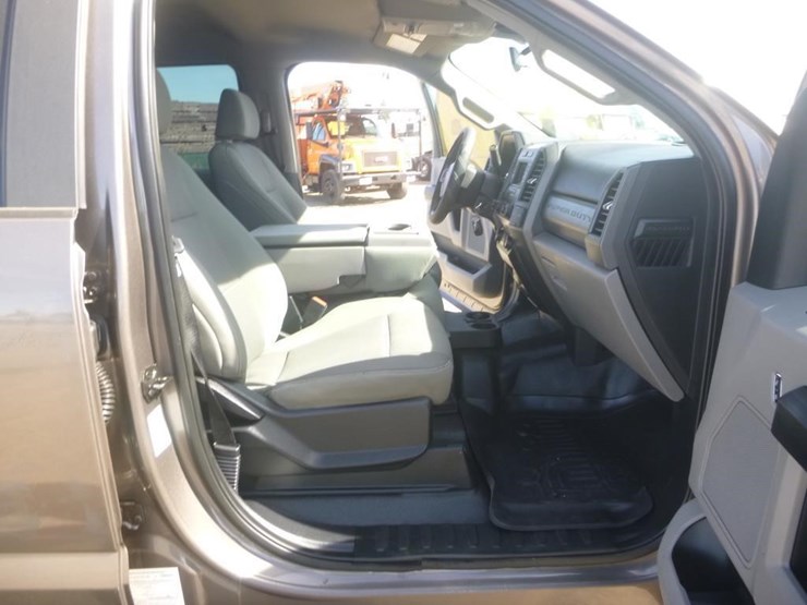 2020-ford-f350-image-12