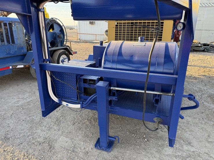 2004-evco-2.5-85-ton-power-swivel-mtd-on-2004-evco-15-t/a-gooseneck-trailer-image-5