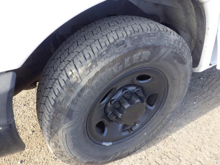 2013-chevrolet-express-3500-image-12