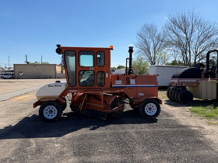 2012-broce-rjt350-image-4