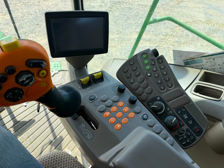 2014-john-deere-s670-image-164