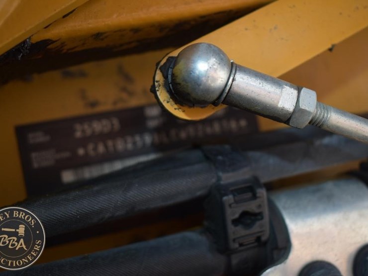 2023-caterpillar-259d3-image-37