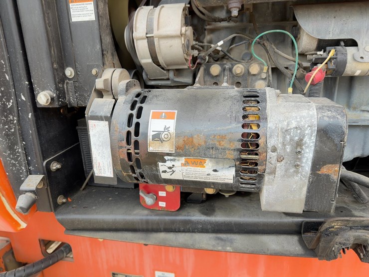 2008-jlg-800s-image-15