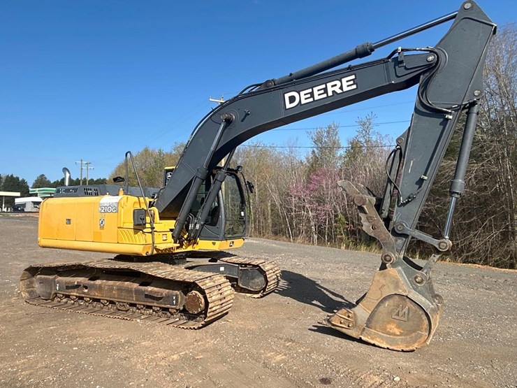 2015-deere-210g-lc-image-1