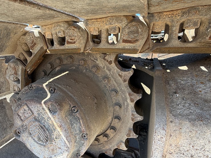 2006-jcb-js220-lc-image-11